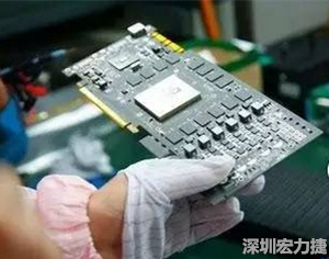在當前的產業鏈整合和協同發展創新的戰略轉型期，PCB高密度化和PCB新功能化和智能化，輕、薄、細、小的發展帶來的產品散熱、精密布局、封裝設計等也為上游CCL產業的創新提出了更為嚴苛的要求。